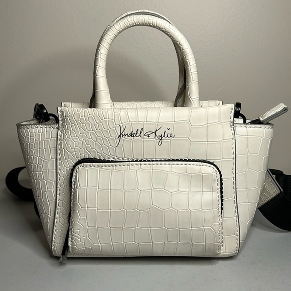 Kendall & Kylie Small Crossbody Purse White NWT - Picture 1 of 16